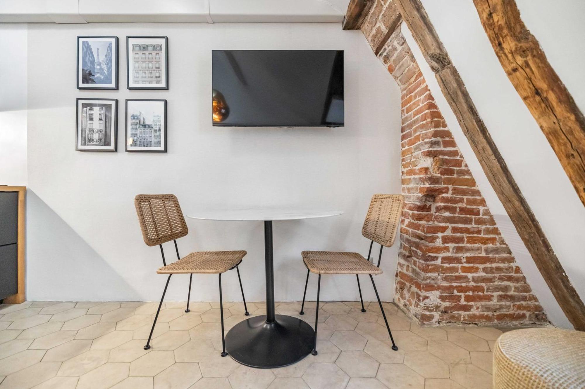 Ultra Historical Parisian Flat - Louvre Parigi