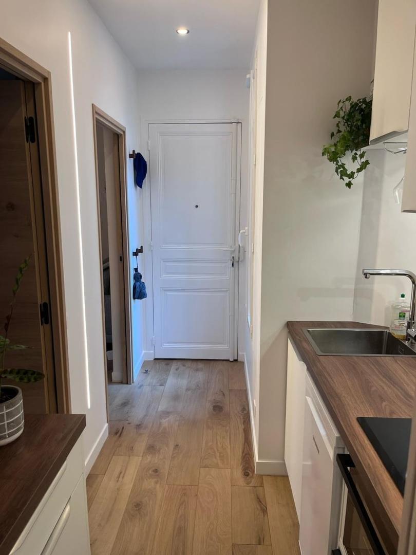 Apartment Parisian Charm, Modern & Quiet