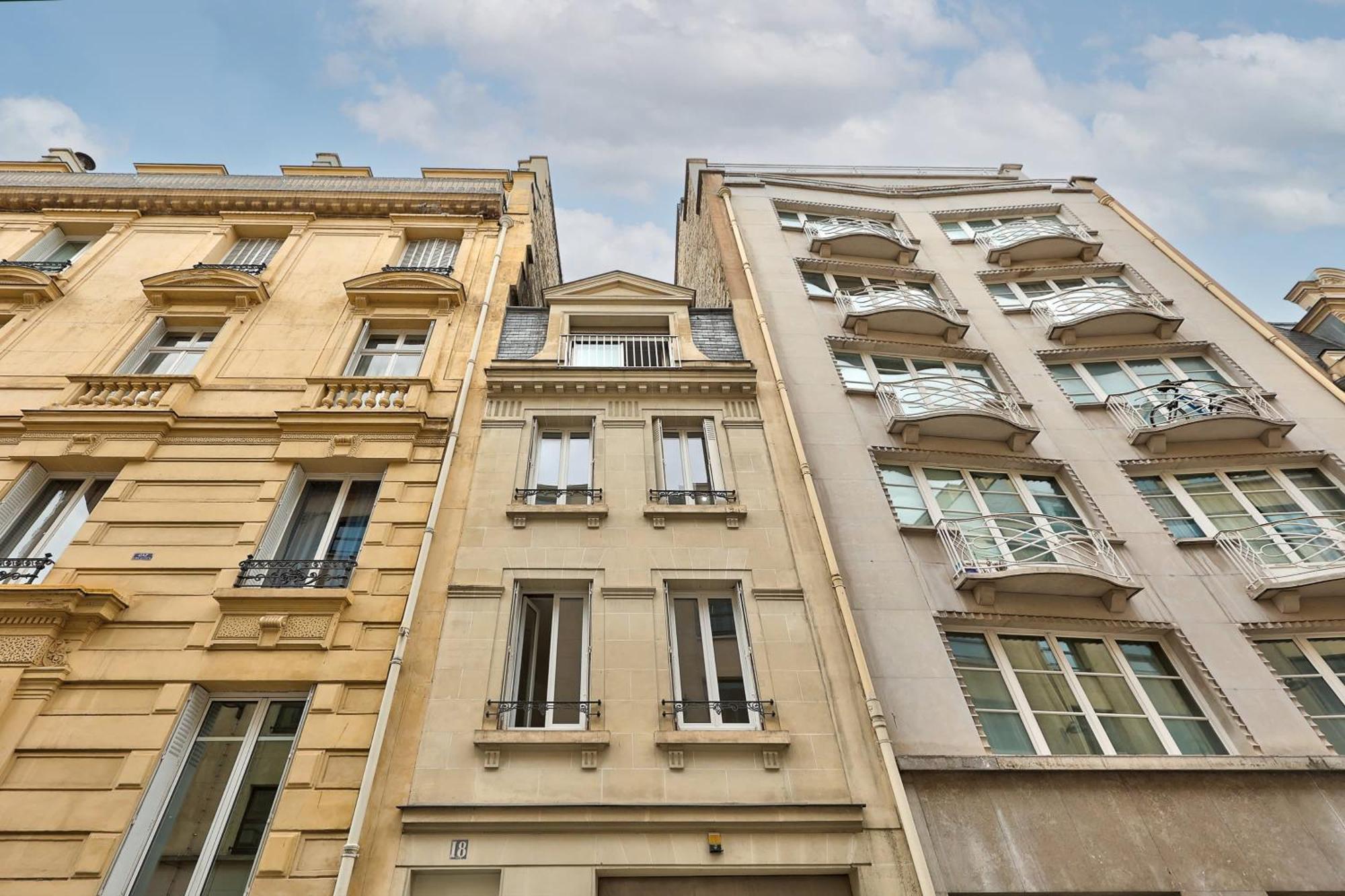 Renove Proche Des Champs With Ac Paris