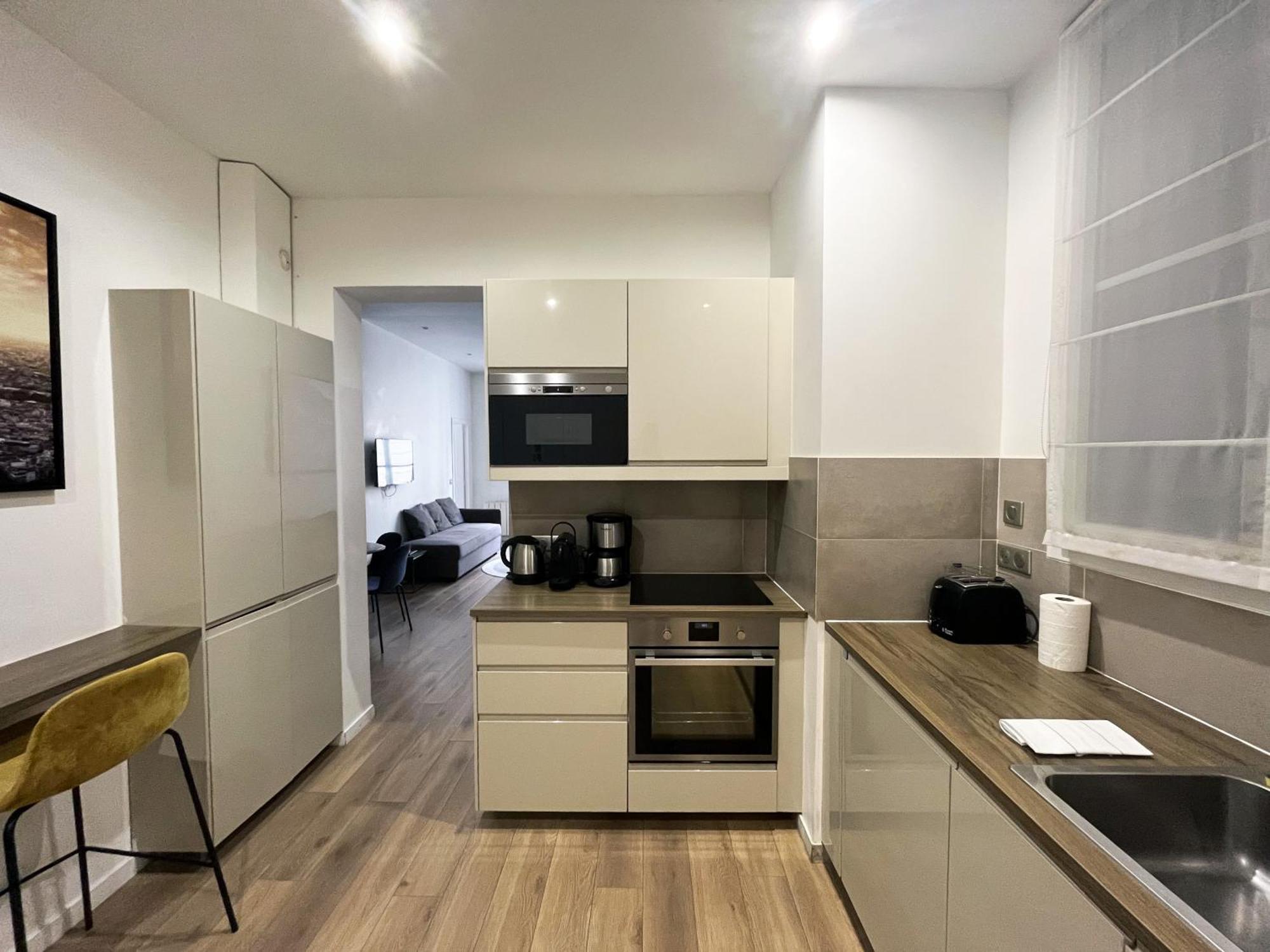 Urban Flat 64 - Luxury Flat Mermoz - Champs Elysees Parigi