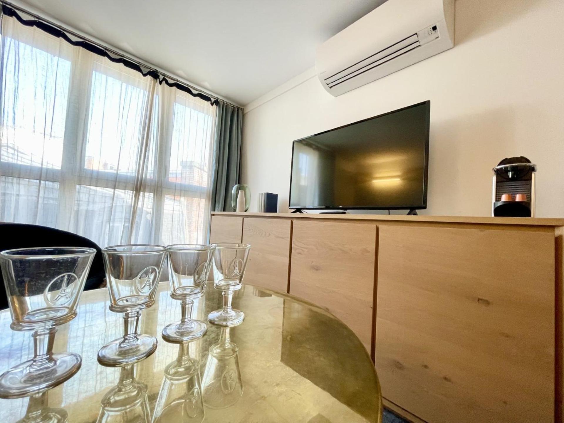 Apartment Parisian L Montmartre