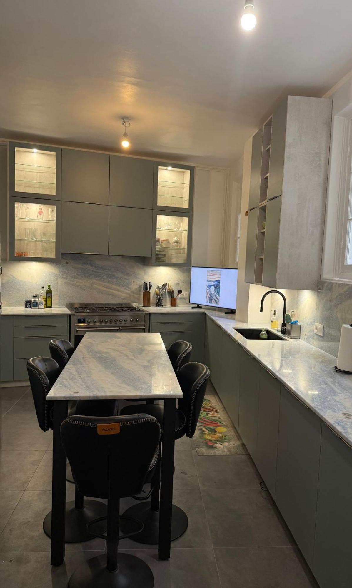 - - 16eme Apartment