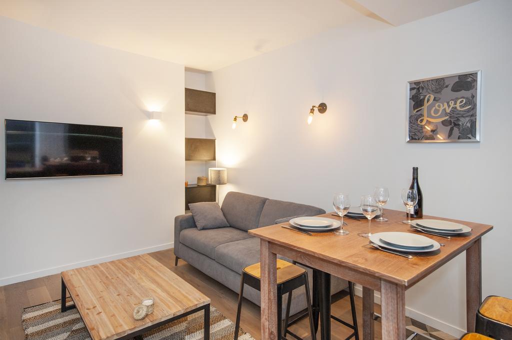 Pick A Flat's In Le Marais - Rue Sainte Croix De La Bretonnerie * Parigi
