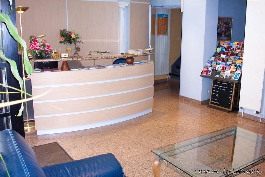 Hotel Des Deux Avenues 3*