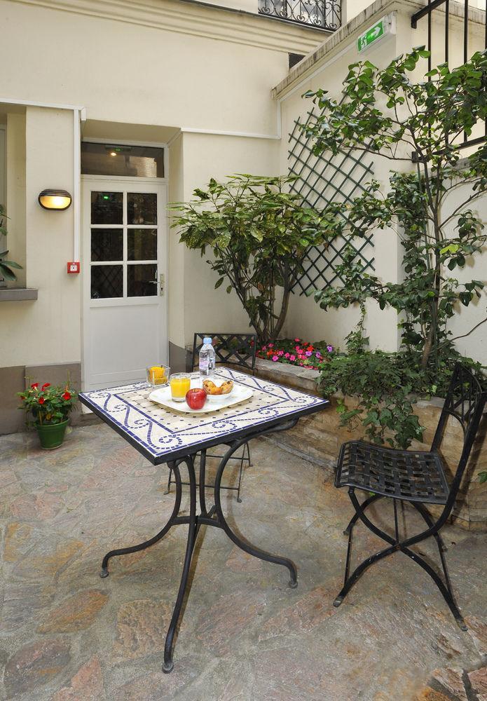 Hotel Carladez Cambronne 3*