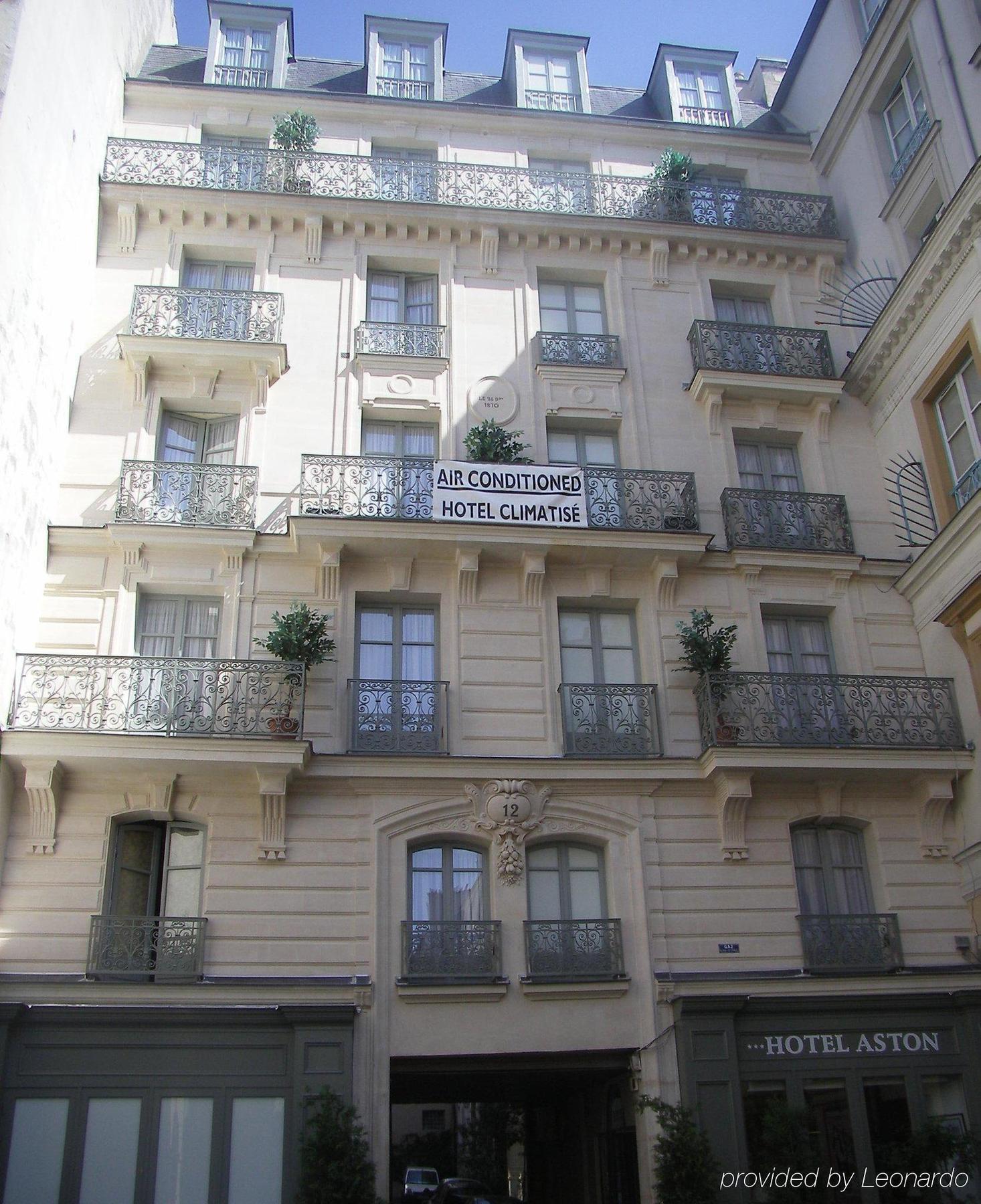 Aston Paris