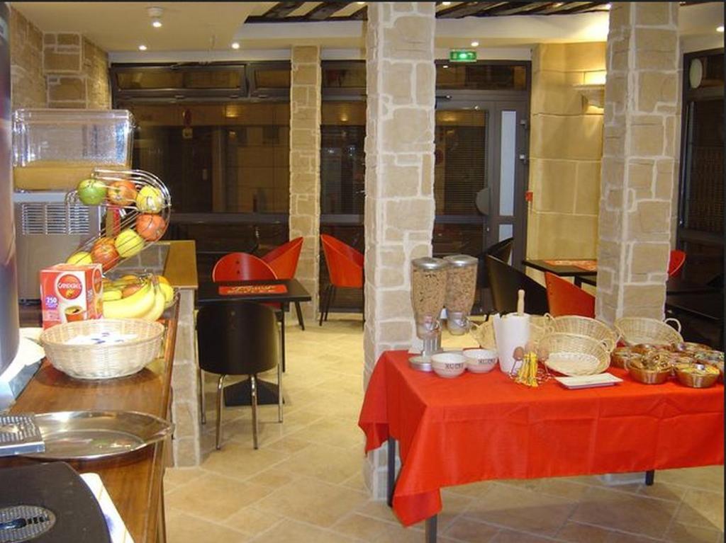 Hotel Le Mediterraneen 3*