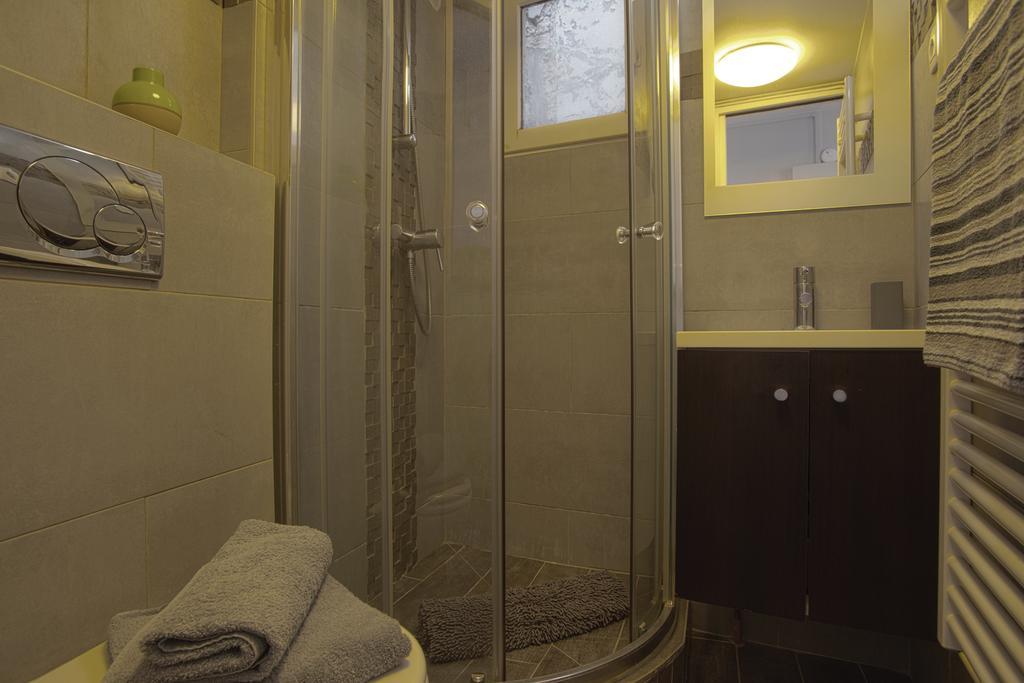 Thesuites *