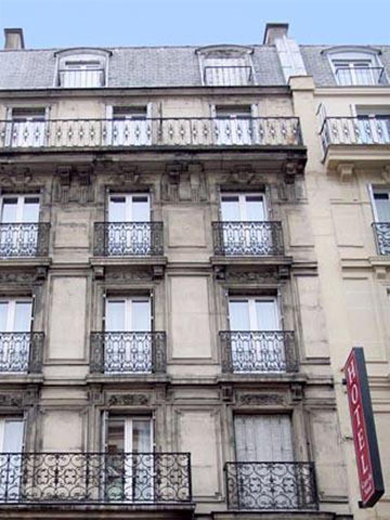 Hotel Ibis Gare Du Nord Tgv Parigi