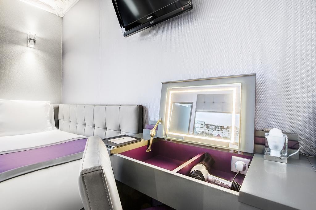 Western Nouvel Orléans Montparnasse Hotel 4*