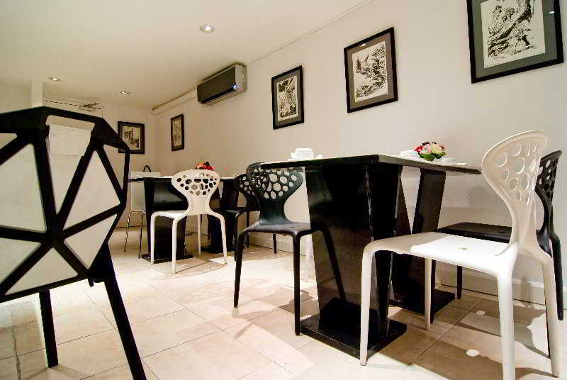 Archetype Etoile Hotel 3*
