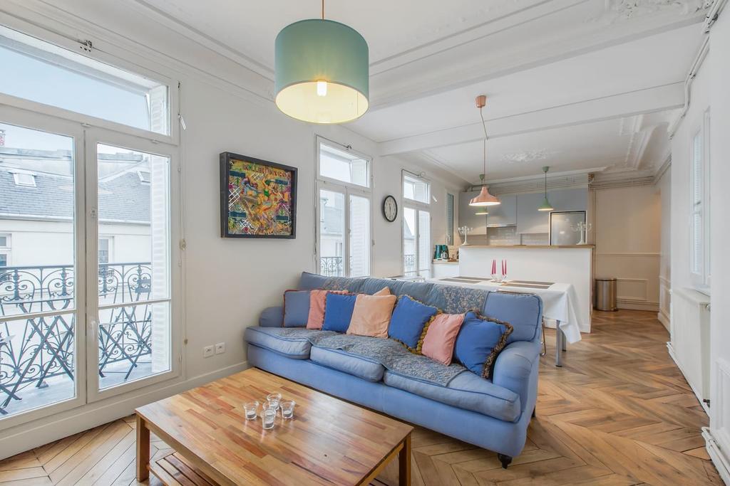 Apartment Charming 2 Bedroom With Balcony In 3rd Arr Paris