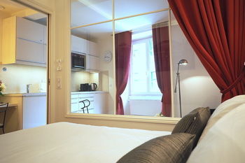 Apartment Louvre Opera Private Chicsuites