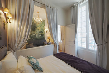Louvre Opera Private Chicsuites