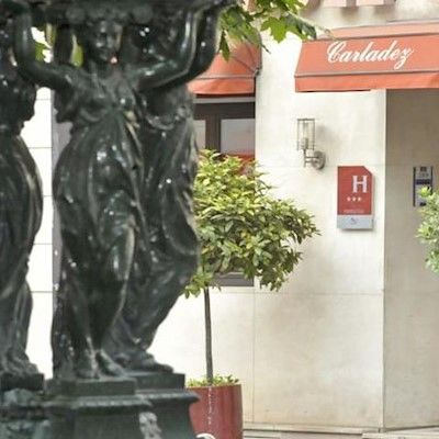 Carladez Cambronne Hotel 3*