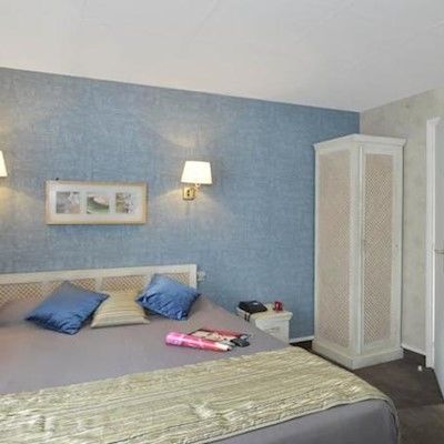 Carladez Cambronne Hotel