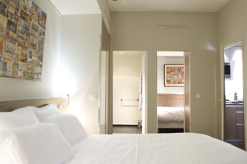 33 Marbeuf 4* Paris