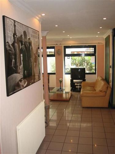 Clauzel Hotel 2*