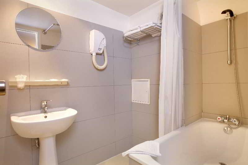 Hotel The Originals City, Lecourbe, Tour Eiffel 3*