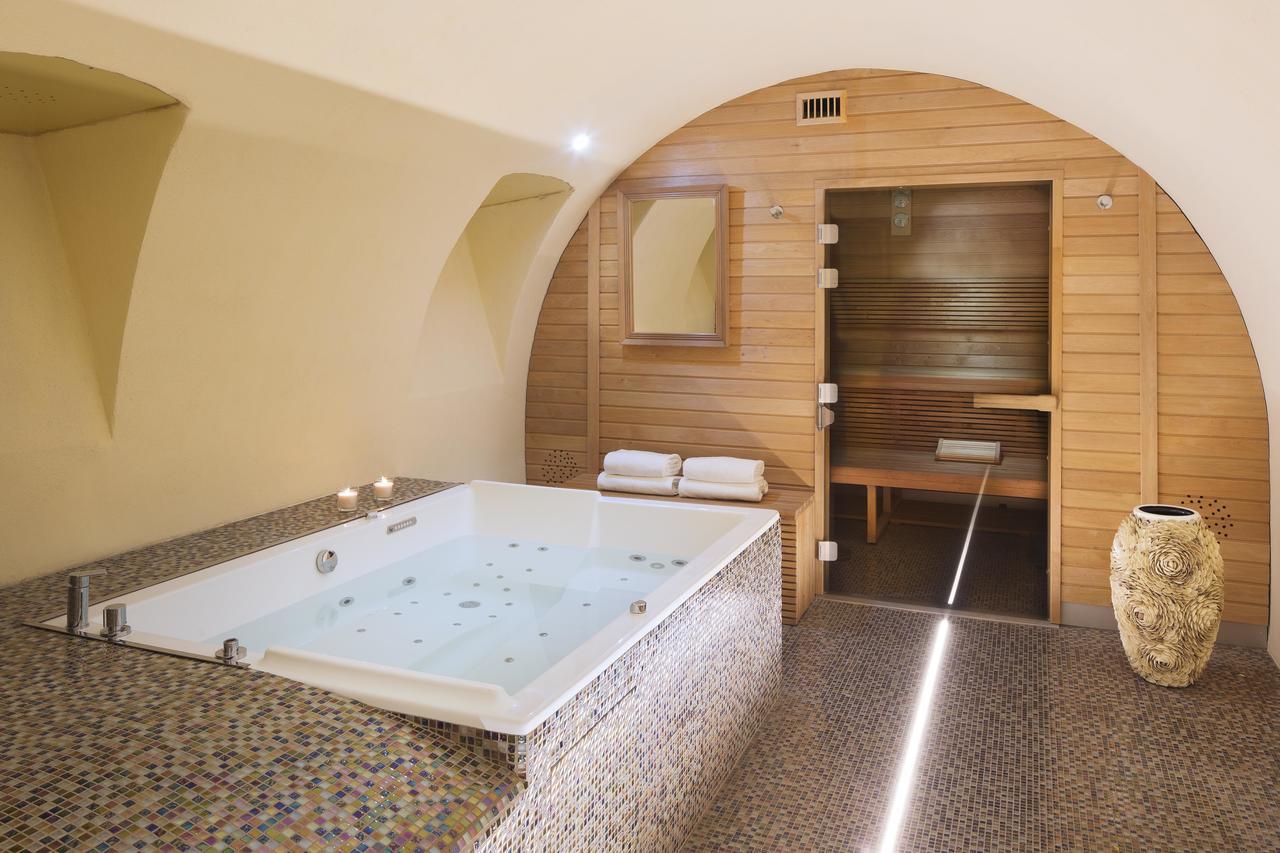 Céleste Batignolles Montmartre 4* Parigi