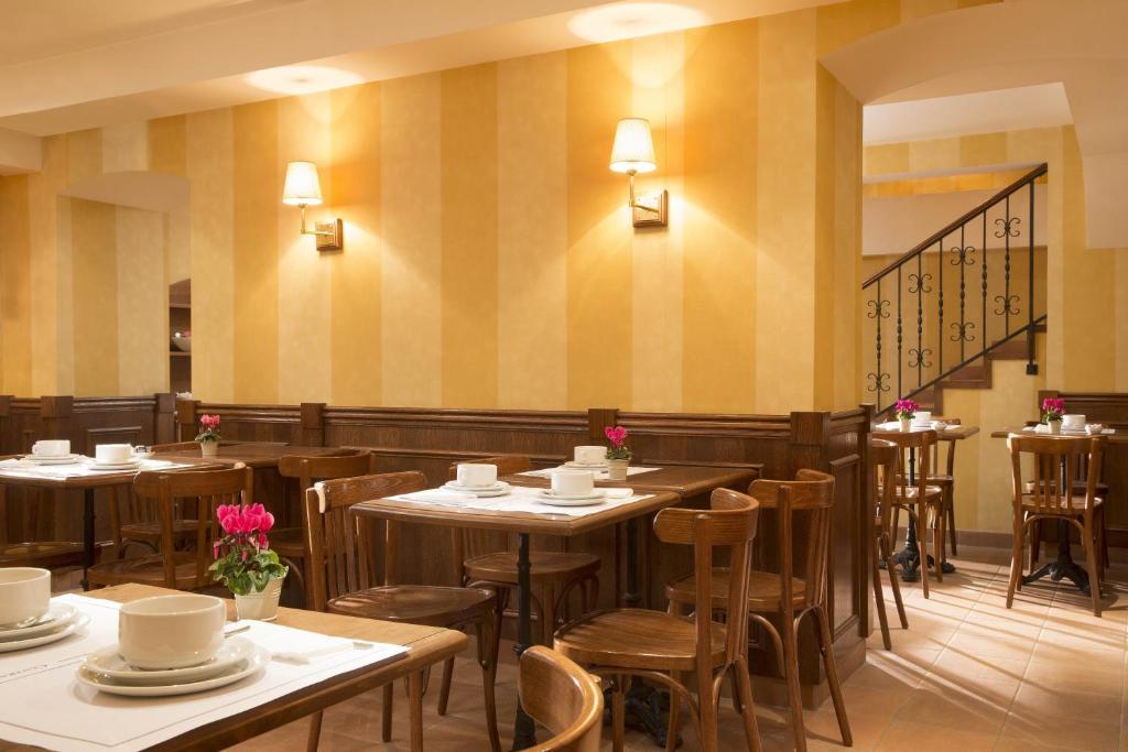 Central Hotel Paris Parigi