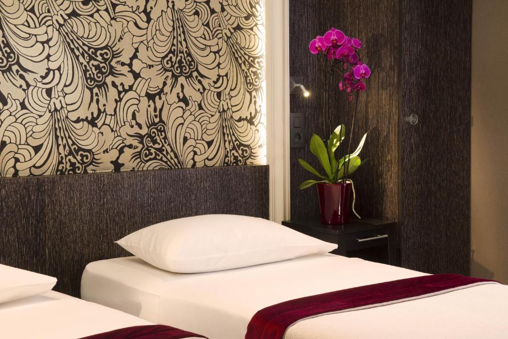 Central Hotel Paris Parigi