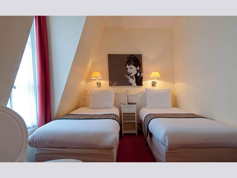 Aston Hotel