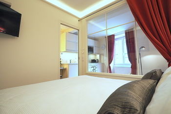 Apartment Louvre Opera Private Chicsuites Paris