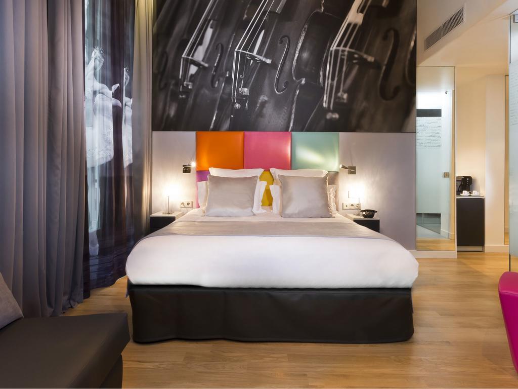 Hotel Lyric Opera