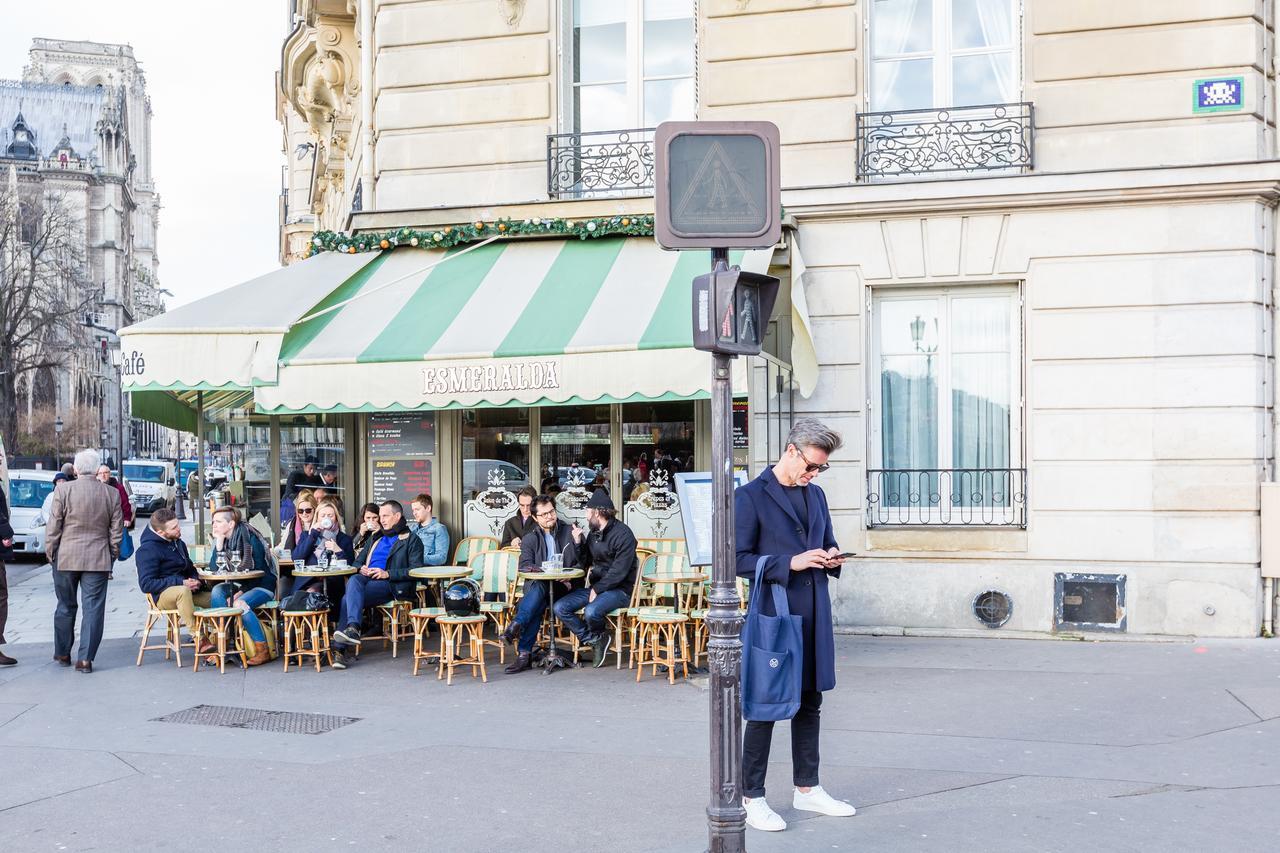 Appartamento Veeve - Overlooking The Seine On Ile De La Cité Parigi