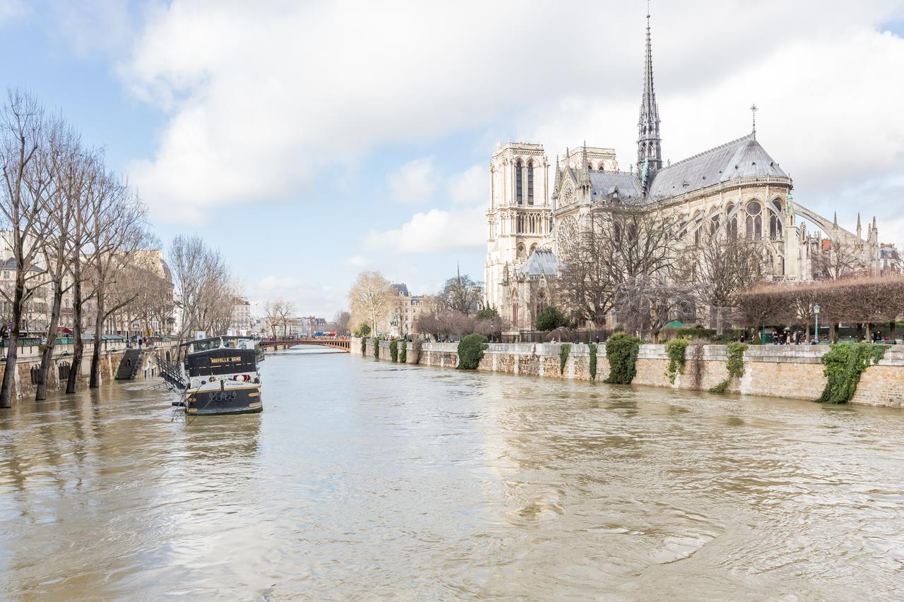 Appartamento Veeve - Overlooking The Seine On Ile De La Cité *