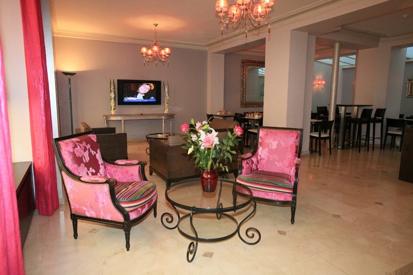 Corona -rodier- Hotel 3*