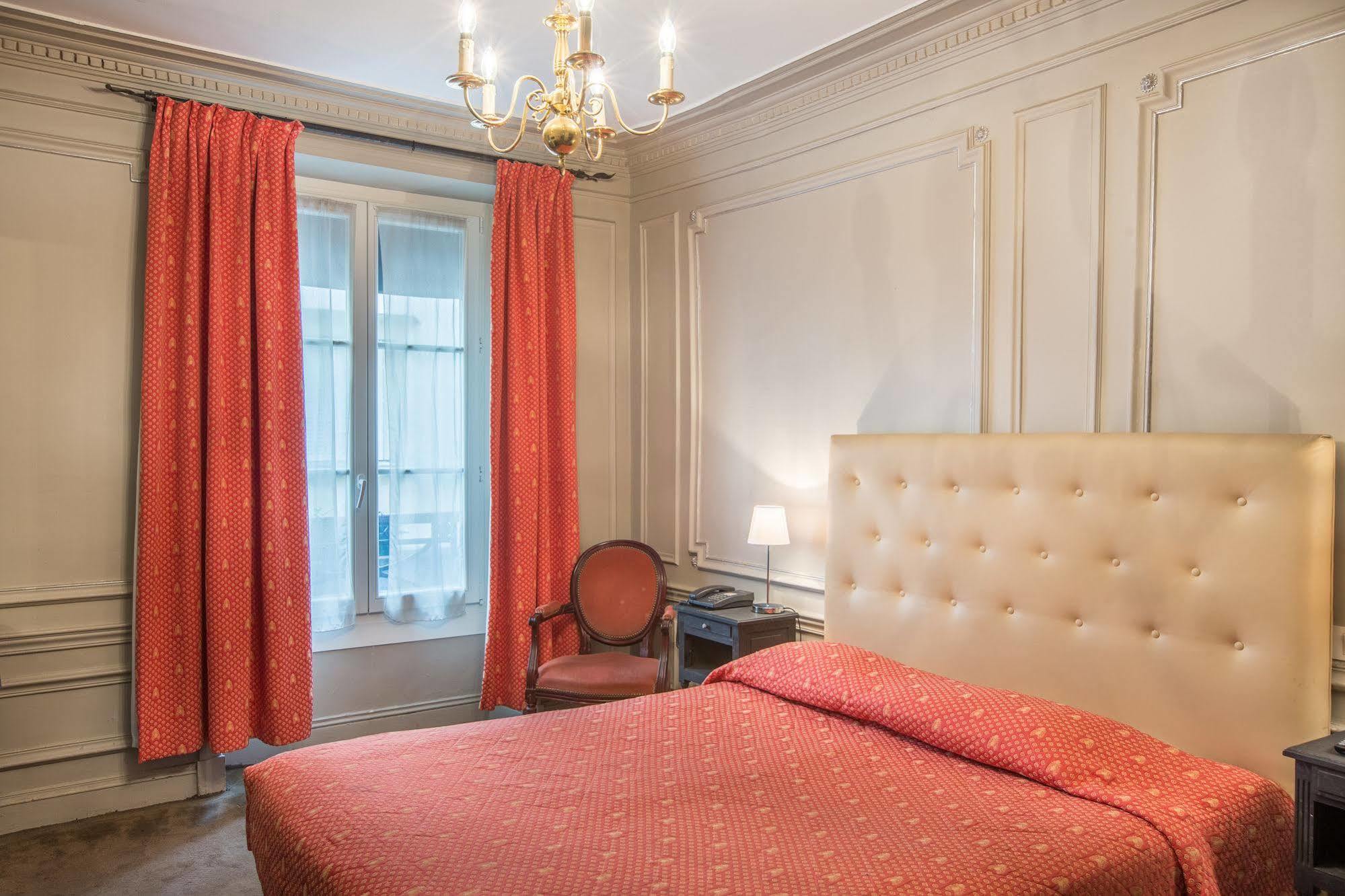 Prince Albert Louvre Hotel Paris