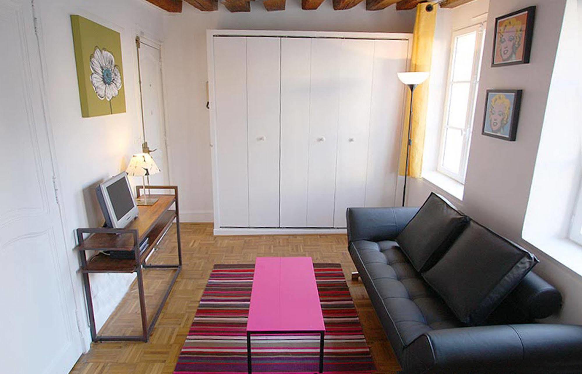 Apartment Centre - At Paris