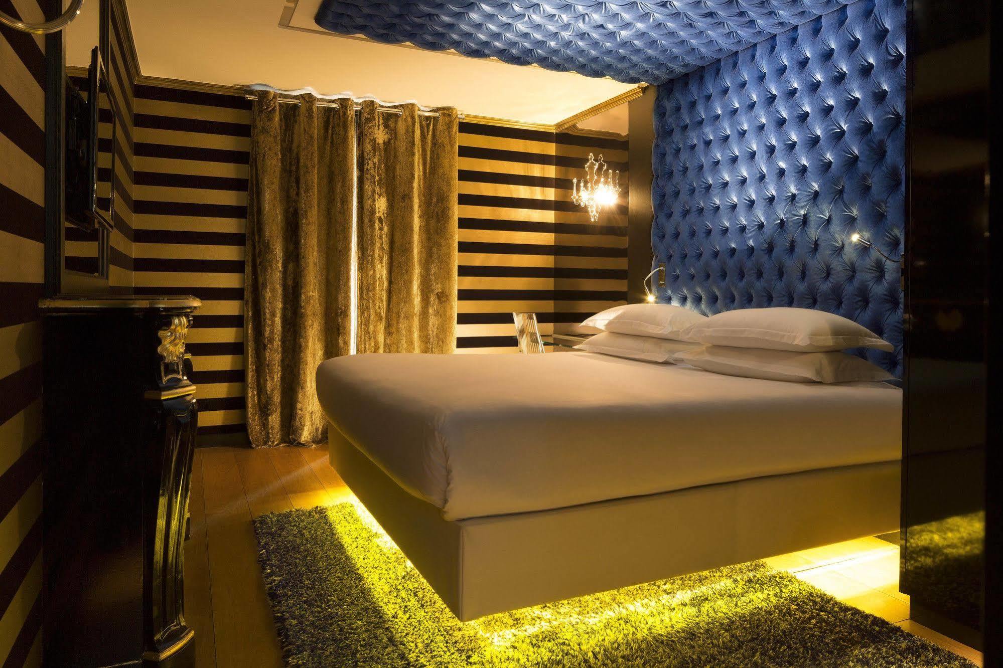 New Republique - Ex Albert's 4*