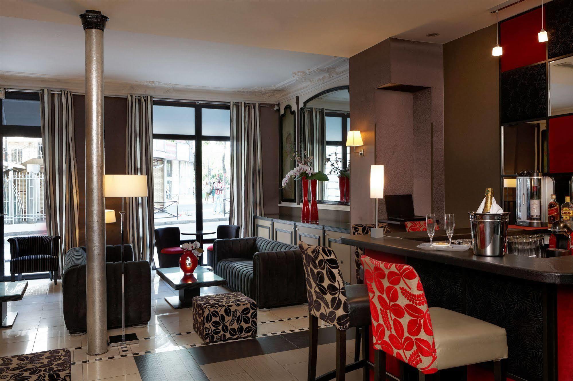 Eiffel Seine Hotel 3*