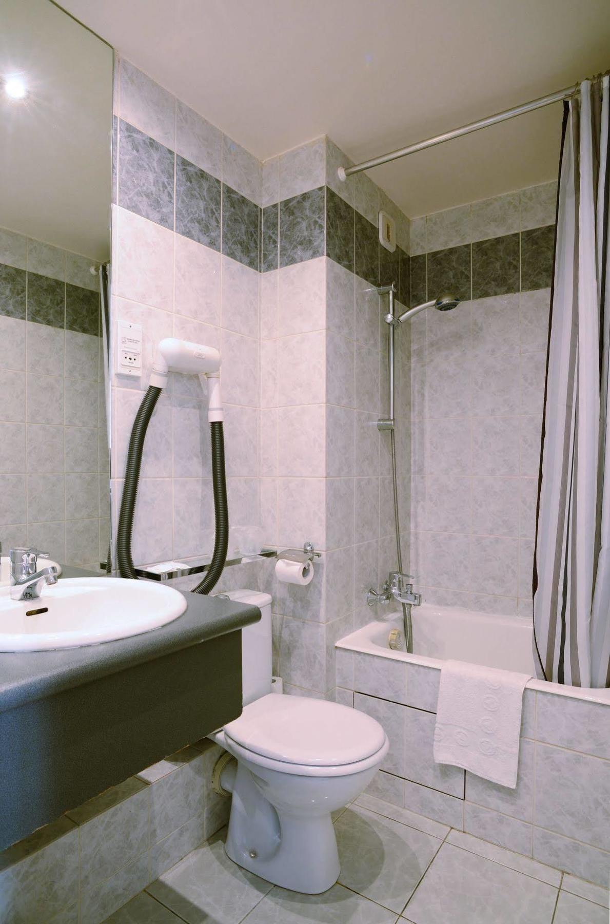 Pierre Nicole Hotel 2*