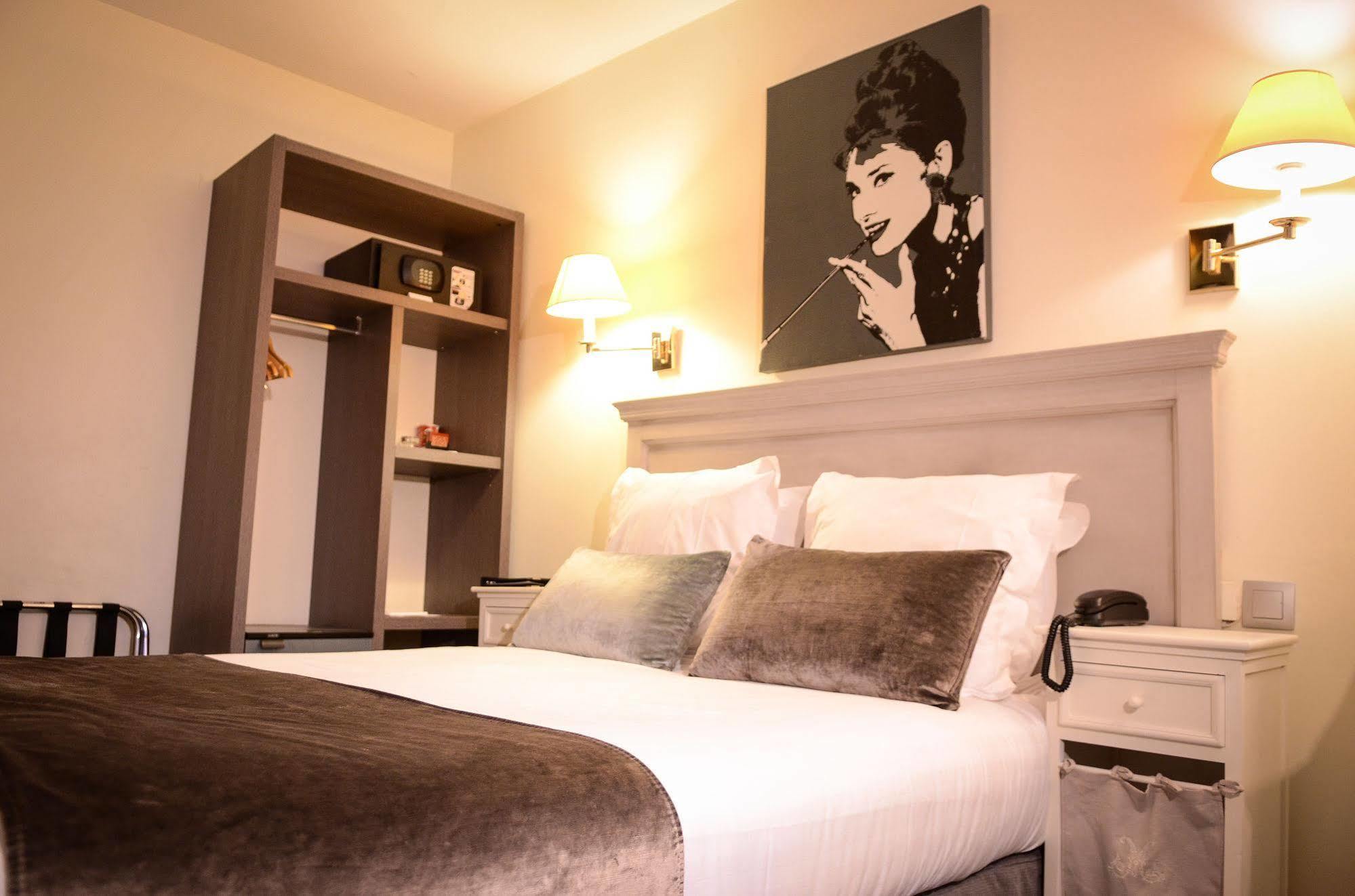 Aston Hotel 3*