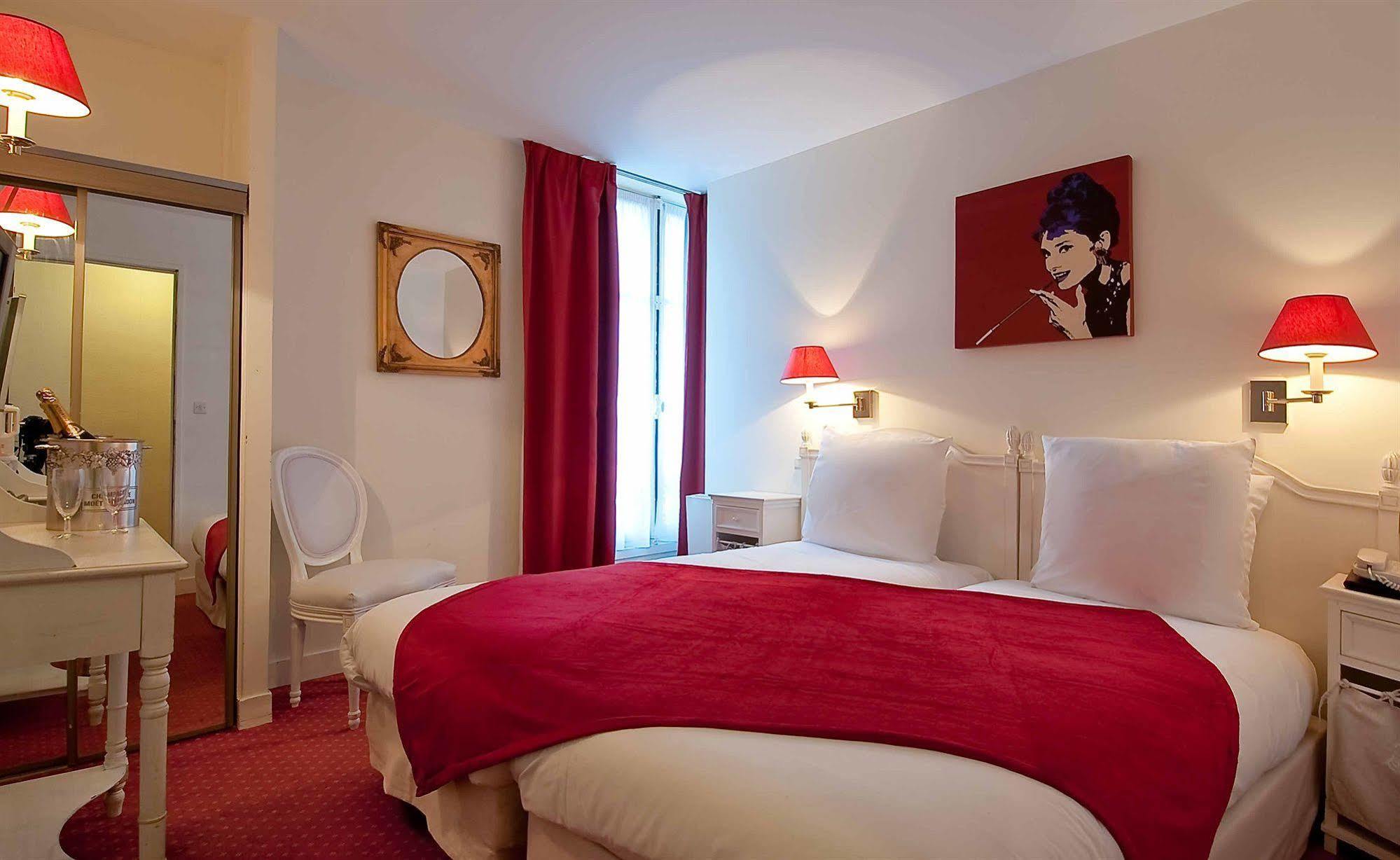 Aston 3* Paris