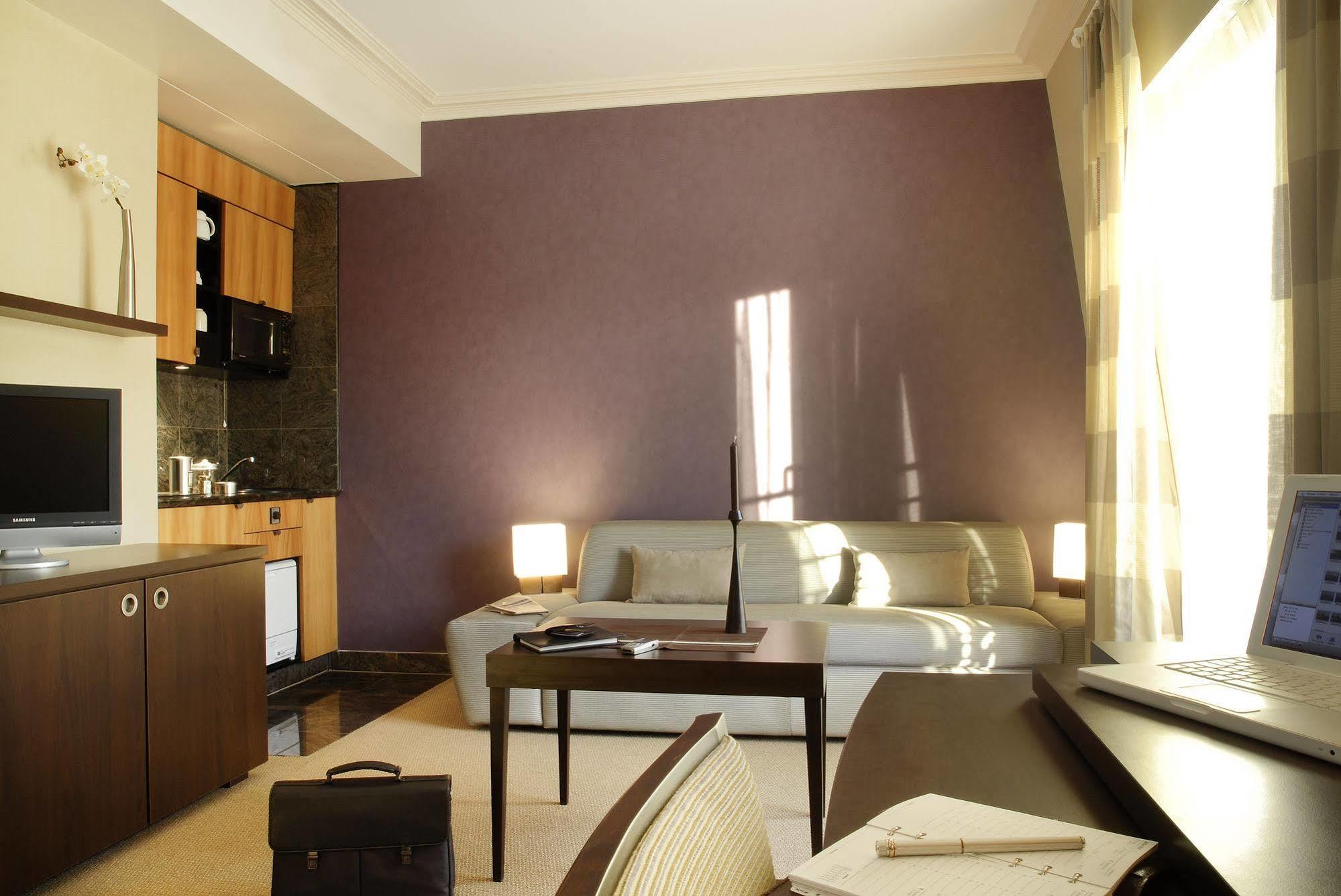 Adagio Haussmann Champs Elysées Aparthotel Parigi