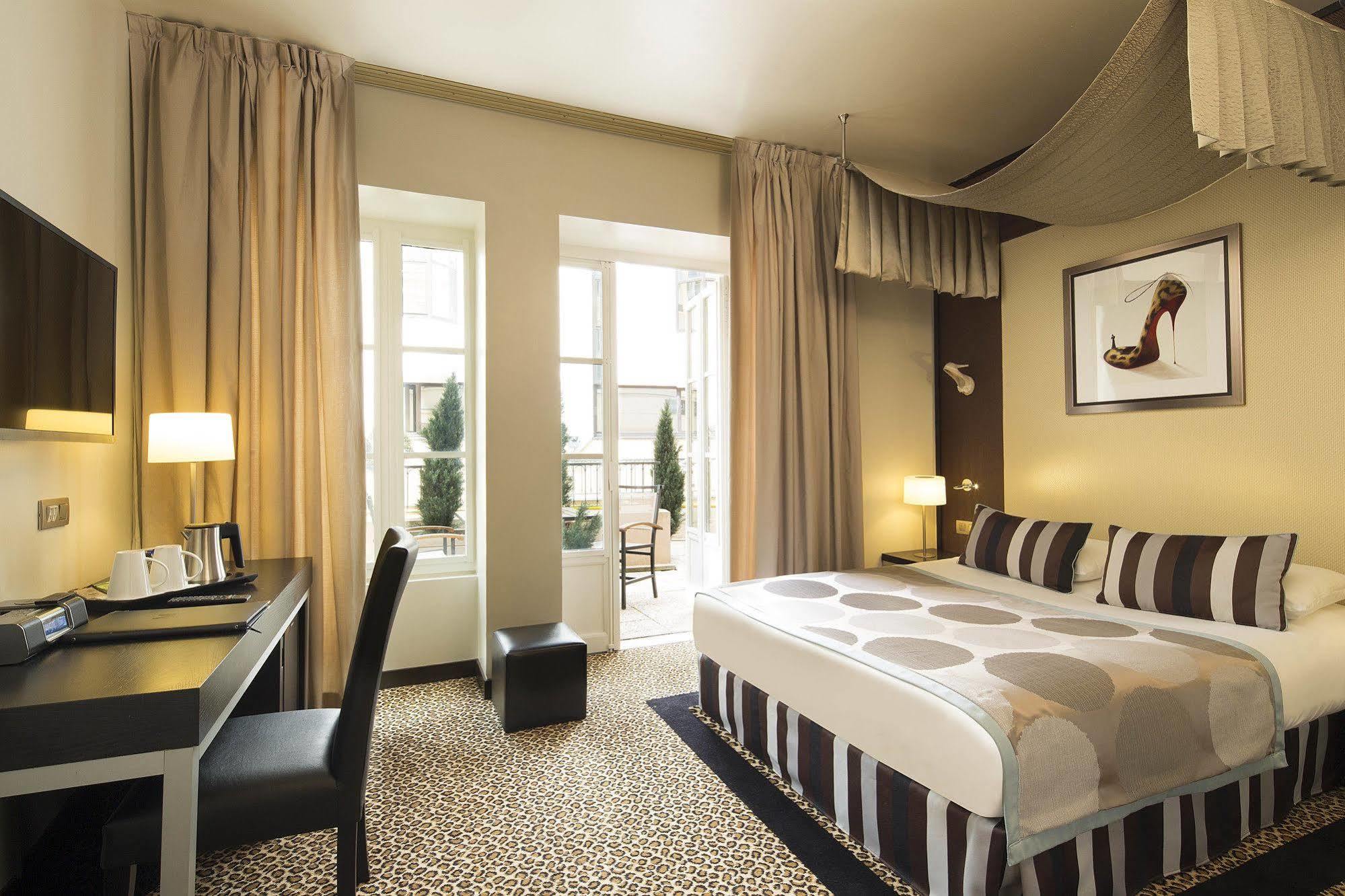 Le M Hotel 4*