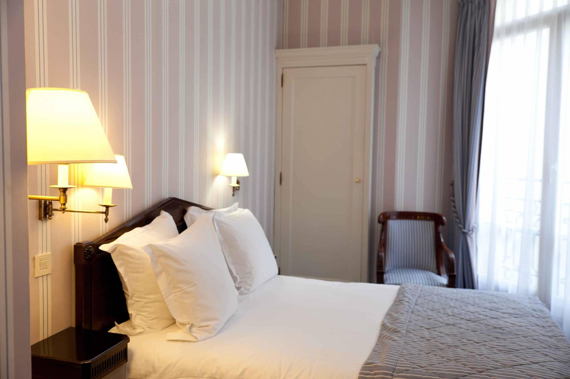 Hotel The Originals City, Lecourbe, Tour Eiffel Parigi