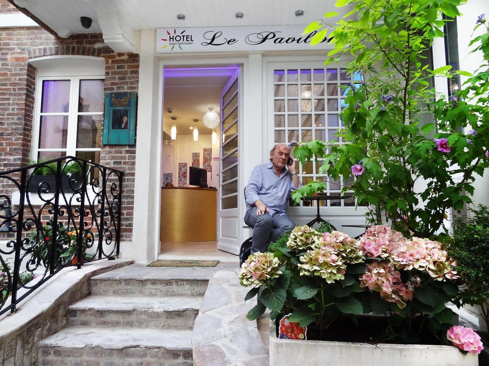 Hotel Le Pavillon