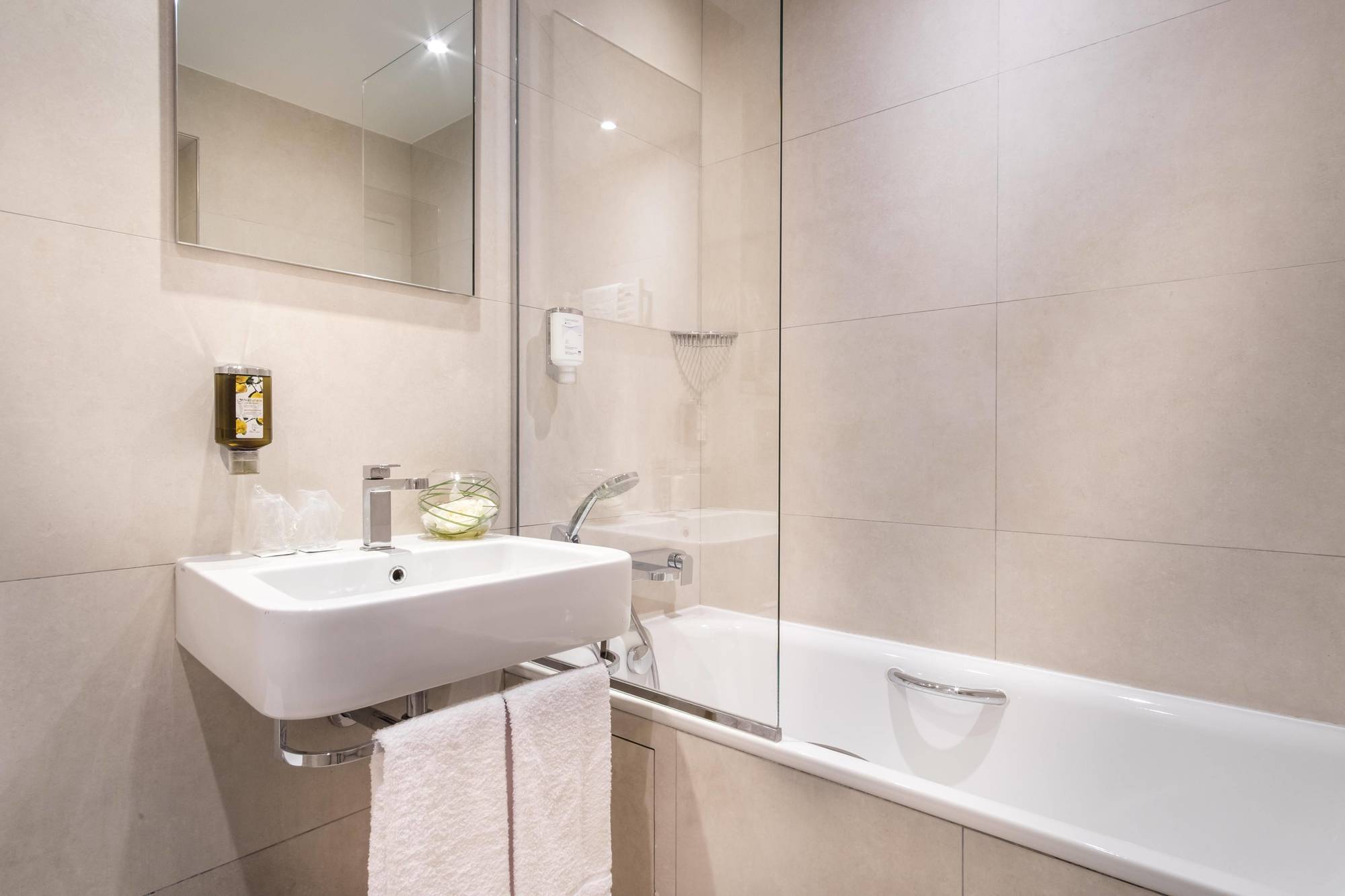 Hotel Waldorf Montparnasse Parigi