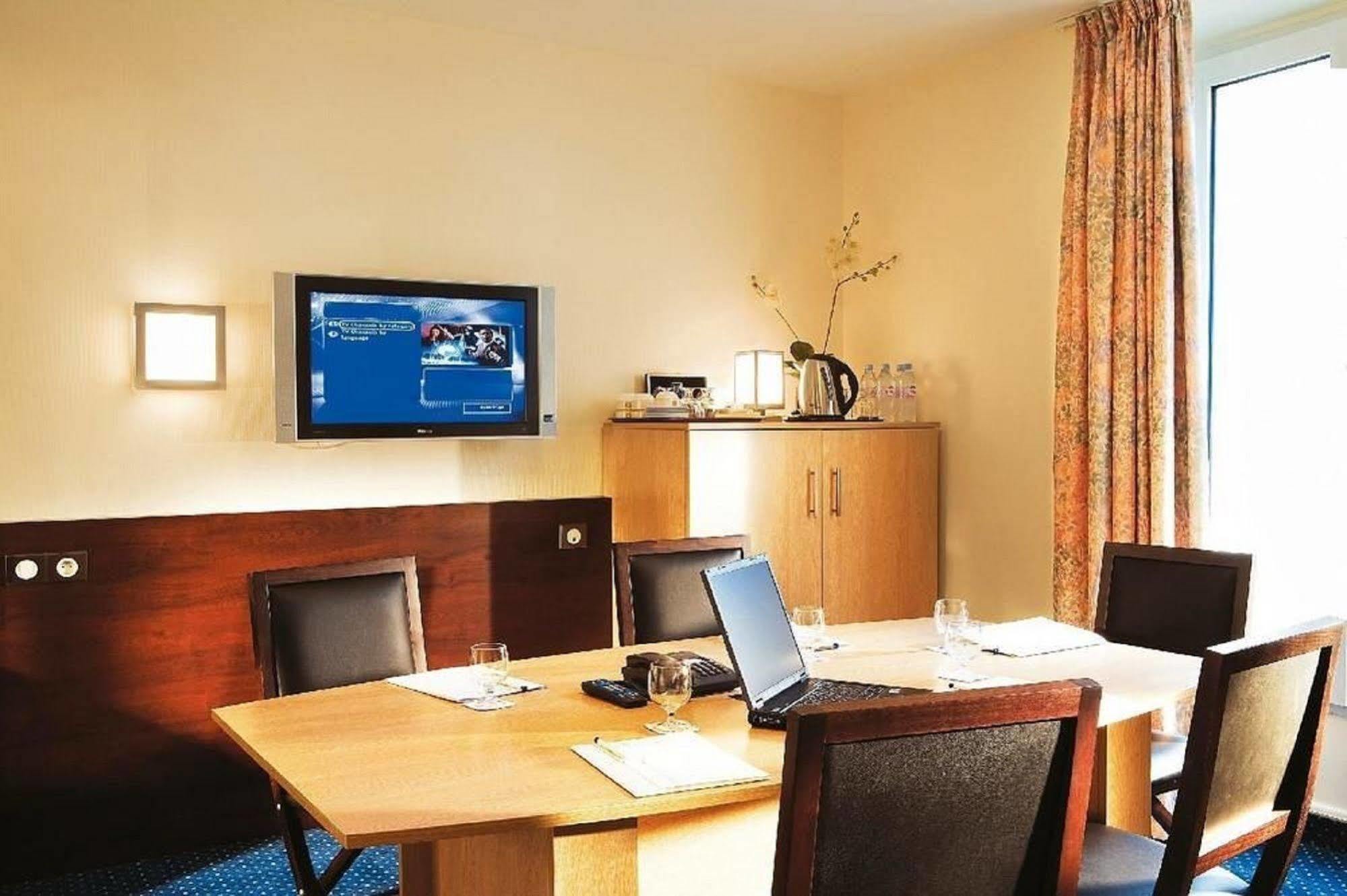Hotel Terminus Montparnasse Parigi