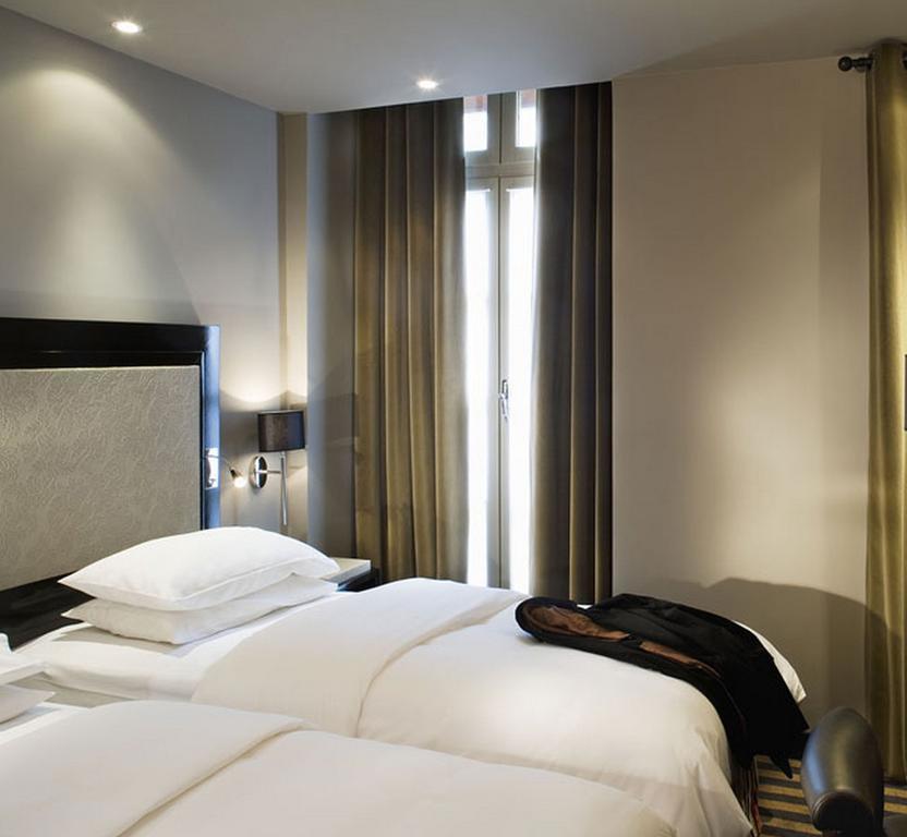 Les Tournelles Hotel Paris
