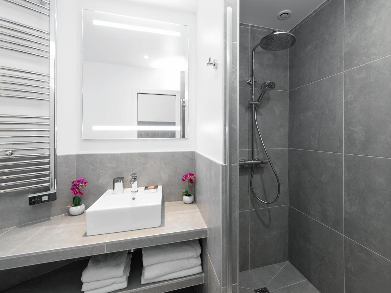 Appartamento Livinparis - Luxury Ac 2 & 3 Bedrooms Le Louvre Parigi