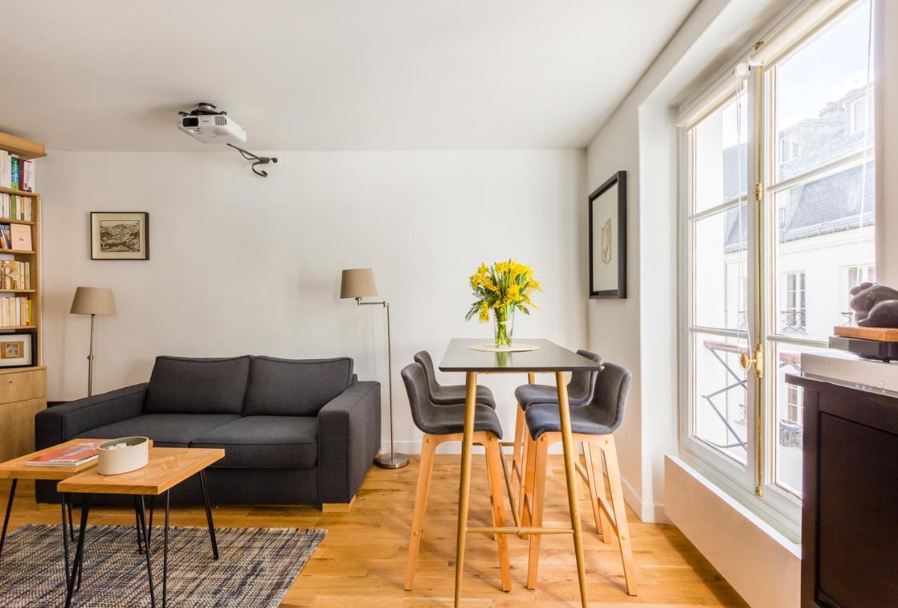 Veeve - A La Mode Retreat By The Seine