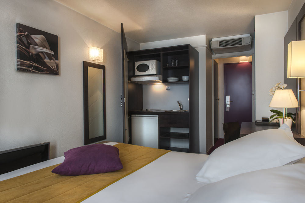 Quality Hotel&suites Bercy Bibliothèque By Happyculture 3* Parigi
