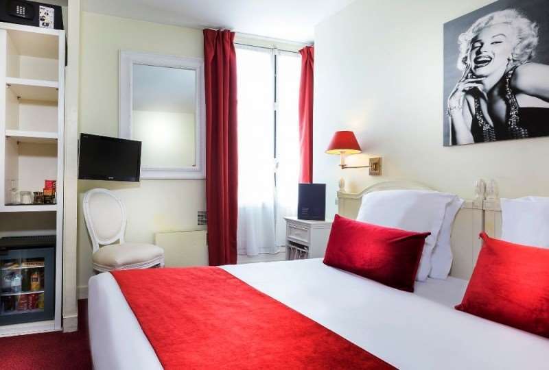 Aston Hotel